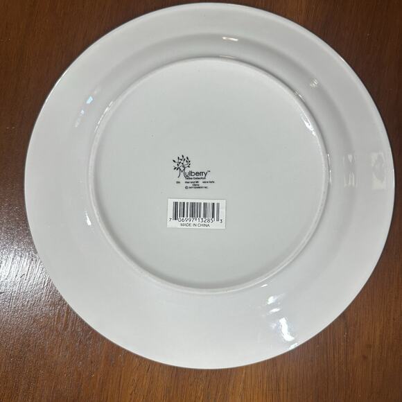 Mulberry Home Essentials 2007 Penguin Holiday Christmas Dinner Plate 10.75" - Picture 5 of 6